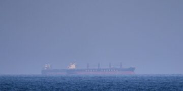 Κατάσχεση πλοίου στα Στενά του Ορμούζ – Συναγερμός για νέα ένταση με το Ιράν