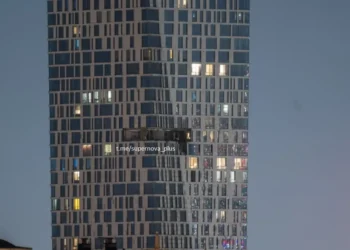 Μόσχα: Ουκρανικό μη επανδρωμένο αεροσκάφος έπληξε πολυκατοικία λίγες ημέρες πριν την παρέλαση της νίκης
