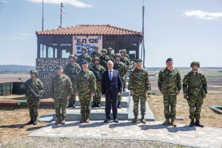 «Βρισκόμαστε στο Επιτηρητικό Φυλάκιο “5” της ελληνοτουρκικής μεθορίου στο νομό Έβρου.