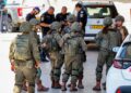 Αιματηρή επίθεση στο Ισραήλ: Ένας νεκρός και πέντε τραυματίες – Νεκροί οι δύο δράστες