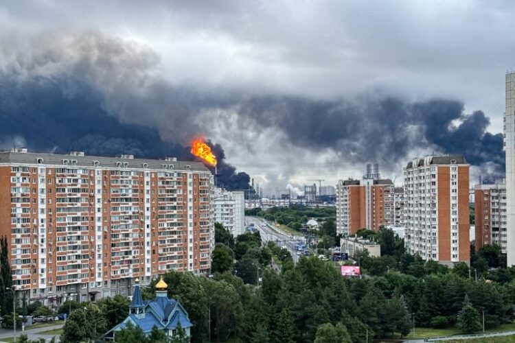 Η Μόσχα προειδοποιεί για σκληρά αντίποινα μετά το χτύπημα στο διυλιστήριο – «Τέλος τα λόγια, τώρα πράξεις»