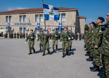 Δαβάκης: «Καλή δύναμη στους νέους οπλίτες» στην ορκωμοσία της 2026 Β’ ΕΣΣΟ