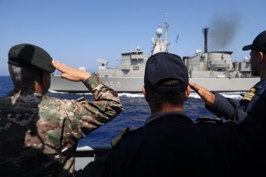Τα εύσημα του Α/ΓΕΕΦ στην Ελληνική Φρεγάτα …Στο πλαίσιο της ΤΑΜΣ «ΝΙΚΗΤΗΣ-ΔΗΜΗΤΡΑ 2026» (video)