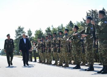 Δένδιας από τον Αυλώνα: Στόχος η δημιουργία 150.000 ενεργών Εφέδρων