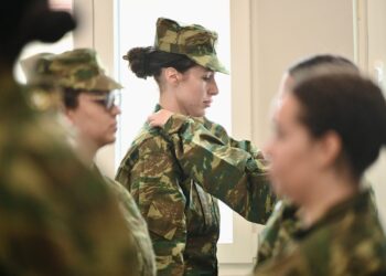 Εθελόντριες γυναίκες κατατάχθηκαν στον Στρατό Ξηράς,