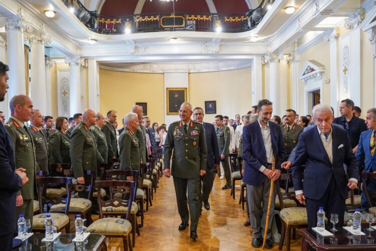 Παρουσία του A/ΓΕΕΘΑ η τελετή αποφοίτησης στο Ινστιτούτο Διαρκούς Επιμόρφωσης