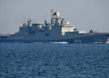 H ρωσική φρεγάτα Admiral Grigorovich άνοιξε πυρ κατά Βρετανικού Σκάφους