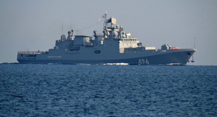 H ρωσική φρεγάτα Admiral Grigorovich άνοιξε πυρ  κατά Βρετανικού Σκάφους
