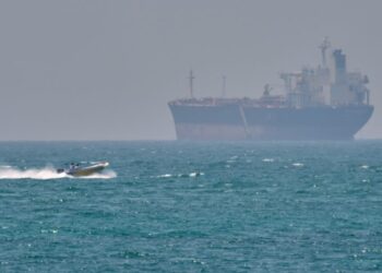 Τελεσίγραφο από τους Φρουρούς της Επανάστασης: «Εμείς ελέγχουμε τα Στενά του Ορμούζ»