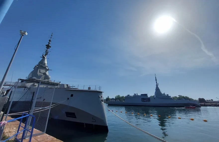Ξεκίνησαν οι θαλάσσιες δοκιμές της φρεγάτας «Φορμίων» – Νέο ορόσημο για το Πολεμικό Ναυτικό