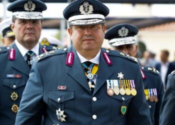 Στο ακροατήριο οδηγείται ο πρώην αρχηγό της ΕΛ.ΑΣ. Μιχάλης Καραμαλάκης