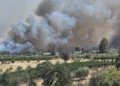 Φωτιά στα Σπάτα: Μεγάλη κινητοποίηση της Πυροσβεστικής – Μήνυμα 112 στους κατοίκους