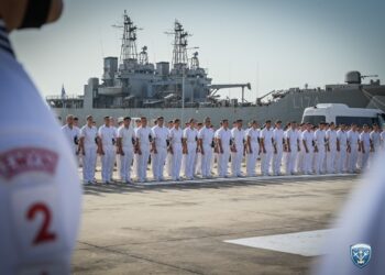 Απέπλευσε ο Θερινός Εκπαιδευτικός Πλους της ΣΜΥΝ με τα αρματαγωγά «ΛΕΣΒΟΣ» και «ΙΚΑΡΙΑ» 11 Απέπλευσε ο Θερινός Εκπαιδευτικός Πλους της ΣΜΥΝ με τα αρματαγωγά «ΛΕΣΒΟΣ» και «ΙΚΑΡΙΑ»