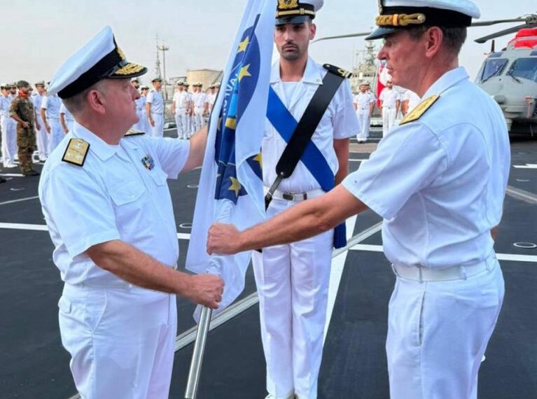 Στον Υποναύαρχο Βασίλειο Γρυπάρη ΠΝ,…Επικεφαλής της Διοίκησης της Επιχείρησης Ασπίδες