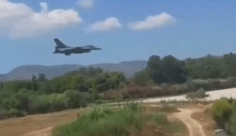 Αναγκαστική προσγείωση F-16 της Πολεμικής Αεροπορίας στη Ζάκυνθο...Καρέ-Καρέ (video) 2 3 1