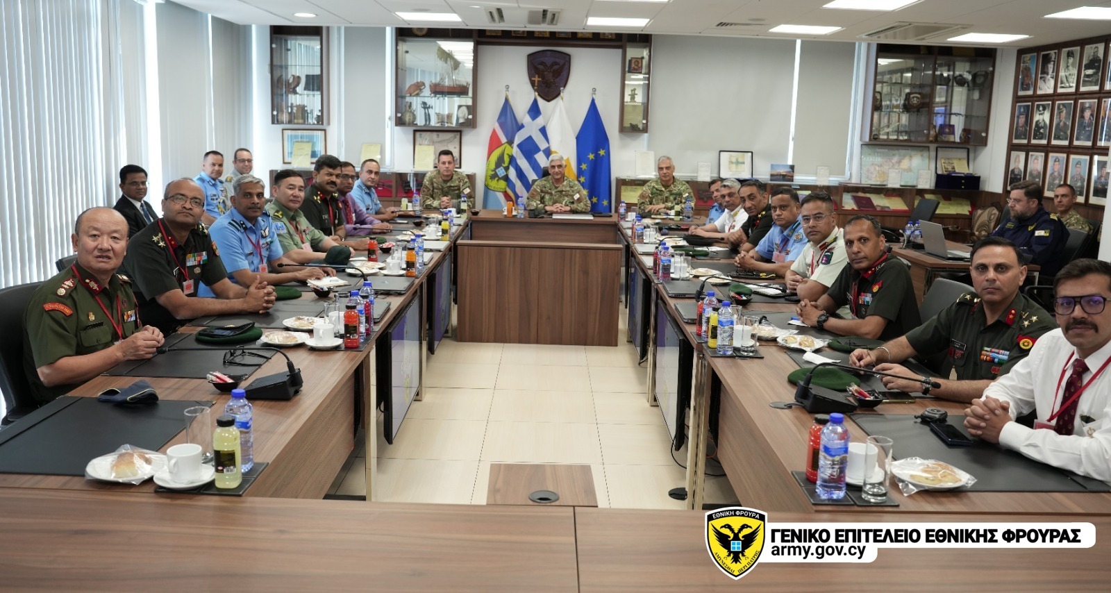 τελετή παραλαβής κινητής υγειονομικής μονάδας υποστήριξης επιχειρήσεων από την Ε.Φ της Κυπρου 3 3viber image 2026 06 09 20 49 37 556