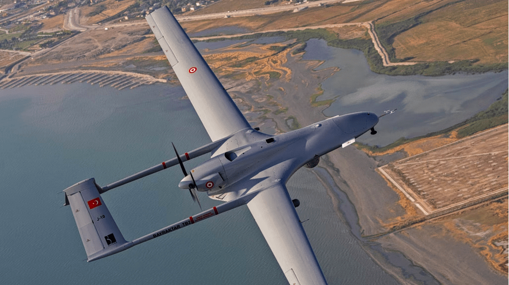 Τουρκικό UAV πέταξε πάνω από το Φαρμακονήσι – Οκτώ παραβιάσεις και έξι παραβάσεις στο Αιγαίο (Εμείς ακόμη πετάμε αετό)