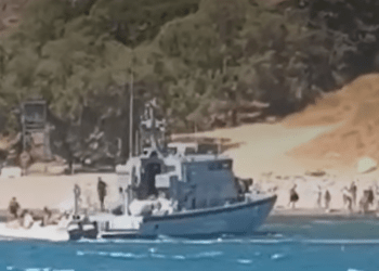 Φωτιά στο Ρέθυμνο: Επιχείρηση απεγκλωβισμού 50 ατόμων από την παραλία Πρέβελη 6 Φωτιά στο Ρέθυμνο: Επιχείρηση απεγκλωβισμού 50 ατόμων από την παραλία Πρέβελη