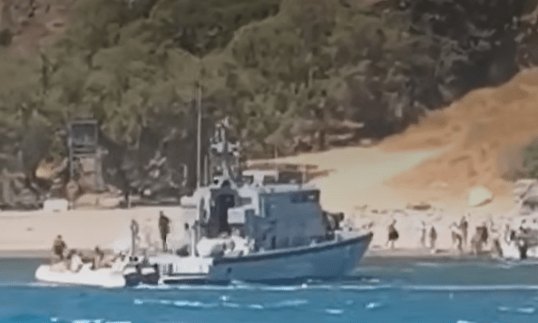 Φωτιά στο Ρέθυμνο: Επιχείρηση απεγκλωβισμού 50 ατόμων από την παραλία Πρέβελη 1 Φωτιά στο Ρέθυμνο: Επιχείρηση απεγκλωβισμού 50 ατόμων από την παραλία Πρέβελη
