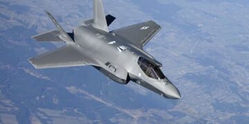 Βρετανικά F-35 αναχαίτισαν ρωσικό αεροσκάφος κοντά σε αεροπλανοφόρο στη Θάλασσα της Νορβηγίας