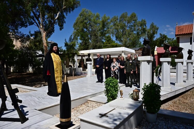 Τίμησαν στη Σχολή Πυροβολικού τον ήρωα της Κύπρου Στυλιανό Καλμπουρτζή 1 Τίμησαν στη Σχολή Πυροβολικού τον ήρωα της Κύπρου Στυλιανό Καλμπουρτζή
