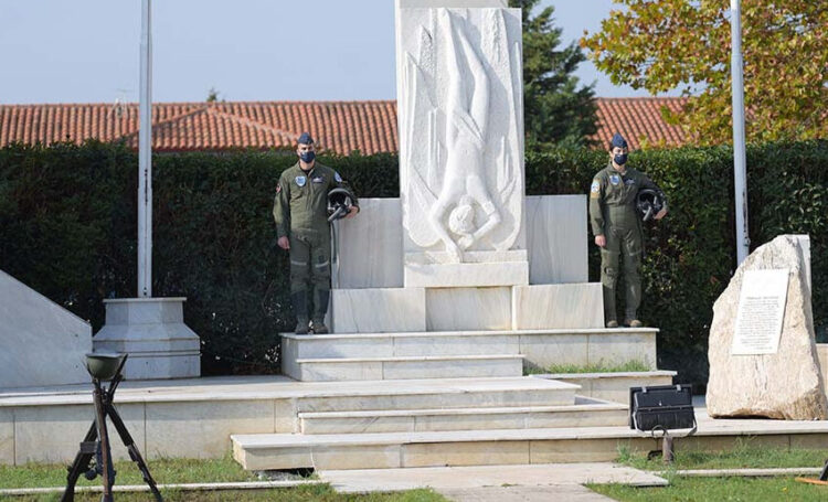 Άλλοι δύο χειριστές της Πολεμικής Αεροπορίας, σαν σήμερα γράφτηκαν στο Πάνθεον των Ηρώων.