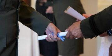 Αποφοίτησαν 17 Αξιωματικοί από τη Σχολή Τηλεπικοινωνιών Ηλεκτρονικών Αξιωματικών Διαβιβάσεων