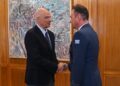 Ο  Δένδιας υποδέχθηκε τον Διοικητή της 335 Μοίρας της 115 Π.Μ… Αντισμήναρχο (Ι) Γεώργιο Χατζόπουλο