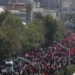 Τεχεράνη: Εκατομμύρια στους δρόμους για την πομπή του Χαμενεΐ – Φόβοι για ποδοπατήματα
