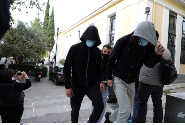 Συνελήφθη τη νύχτα γνωστός ράπερ μετά από καταδίωξη στην Νέα Σμύρνη