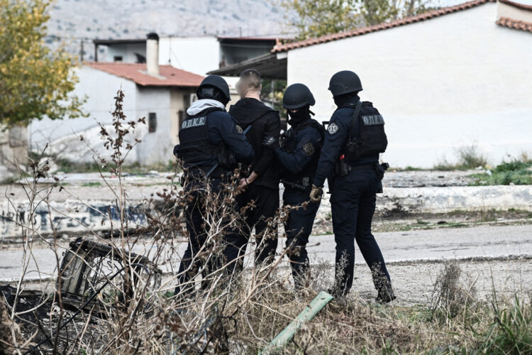 Καταδίωξη με πυροβολισμούς σε άνδρες που έκλεβαν μετασχηματιστές 1 Καταδίωξη με πυροβολισμούς σε άνδρες που έκλεβαν μετασχηματιστές