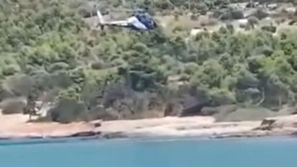 Σπέτσες: Δύο συλλήψεις μετά την προσγείωση ελικοπτέρου σε παραλία – Η εμπλοκή με ναρκωτικά 1 Σπέτσες: Δύο συλλήψεις μετά την προσγείωση ελικοπτέρου σε παραλία – Η εμπλοκή με ναρκωτικά