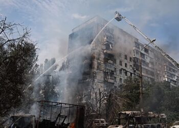 Ζελένσκι: Βορειοκορεατικοί βαλλιστικοί πύραυλοι στη φονική επίθεση στη Ζαπορίζια 12 Ζελένσκι: Βορειοκορεατικοί βαλλιστικοί πύραυλοι στη φονική επίθεση στη Ζαπορίζια