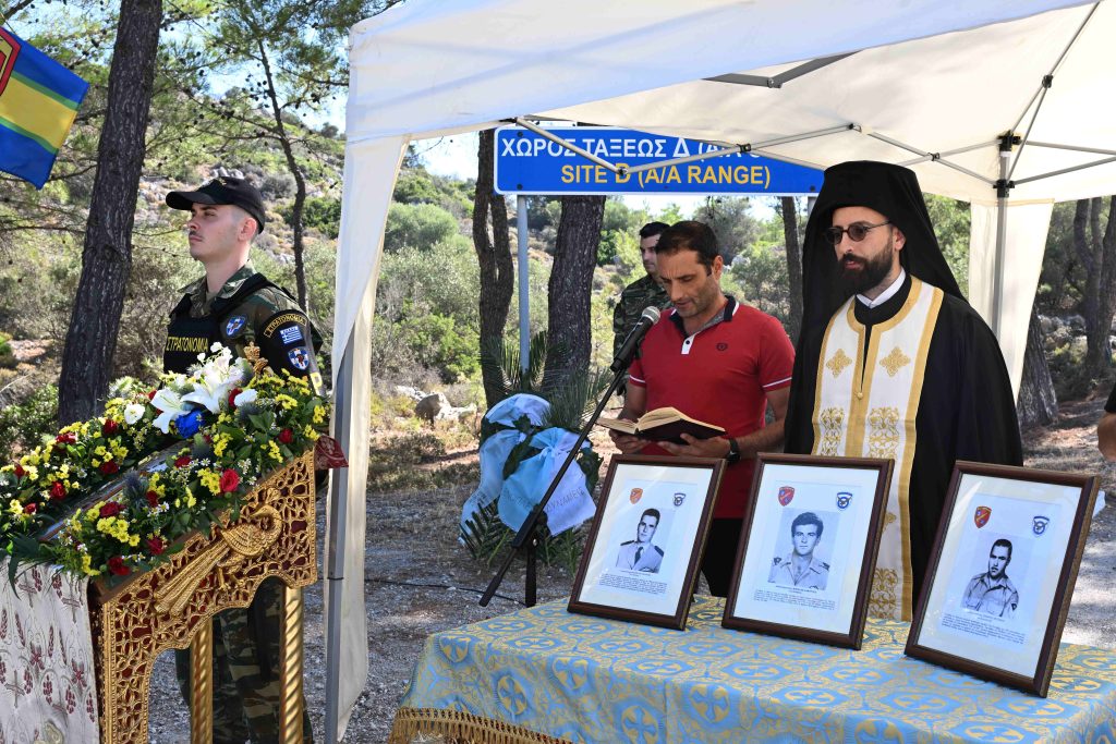 Δέηση υπέρ αναπαύσεως των ψυχών των πεσόντων αεροπόρων στο ΠΒΚ 2 DSC 7402 1024x683 1