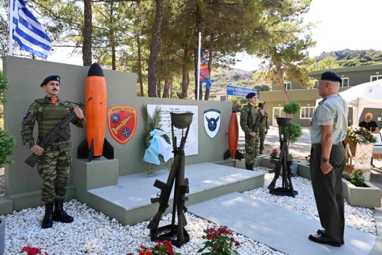 Δέηση υπέρ αναπαύσεως των ψυχών των πεσόντων αεροπόρων στο ΠΒΚ 1 Δέηση υπέρ αναπαύσεως των ψυχών των πεσόντων αεροπόρων στο ΠΒΚ