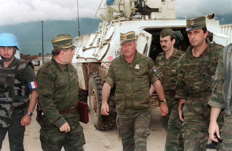 Ο Πάνος Καμμένος, πρόεδρος των ΑΝΕΛ, αποχαιρέτισε τον φίλο του, τον στρατιωτικό ηγέτη των Σέρβων τ 1 Ο Πάνος Καμμένος, πρόεδρος των ΑΝΕΛ, αποχαιρέτισε τον φίλο του, τον στρατιωτικό ηγέτη των Σέρβων τ
