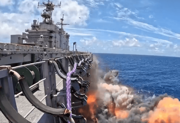 RIMPAC 2026: Πύραυλοι Harpoon και μη επανδρωμένο σκάφος χτύπησαν το USS Peleliu ανοικτά της Χαβάης 1 RIMPAC 2026: Πύραυλοι Harpoon και μη επανδρωμένο σκάφος χτύπησαν το USS Peleliu ανοικτά της Χαβάης