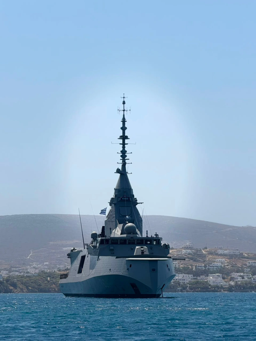 Η φρεγάτα «Κίμων» στην Πάρο για τις εκδηλώσεις του Δεκαπενταύγουστου 2 kimon 1