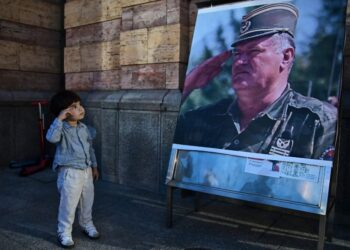 ΟΙ Σερβικές αρχές σκοπεύουν να διοργανώσουν την κηδεία του Σερβοβόσνιου στρατηγού με «κρατικές και στρατιωτικές τιμές». 6 ΟΙ Σερβικές αρχές σκοπεύουν να διοργανώσουν την κηδεία του Σερβοβόσνιου στρατηγού με «κρατικές και στρατιωτικές τιμές».