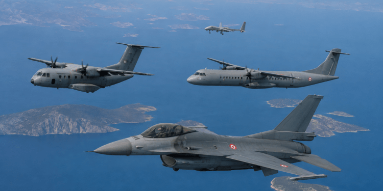 Προκαλούν οι Τούρκοι – F-16, ATR-72, CN-235 και UAV «σάρωσαν» το Αιγαίο