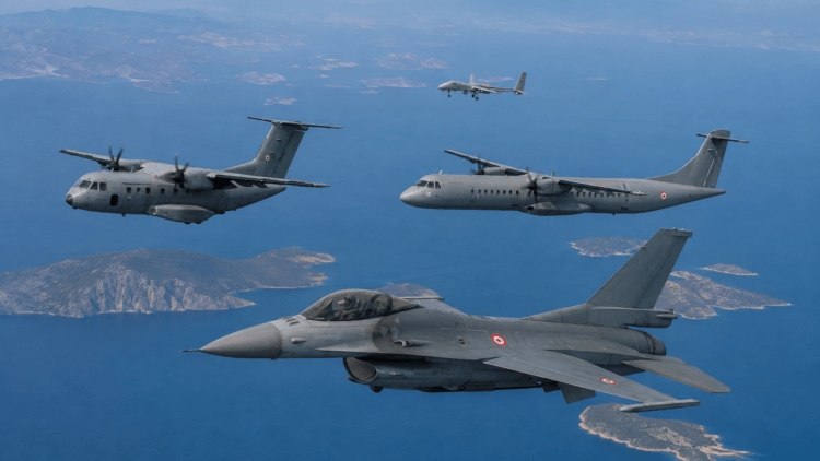 Προκαλούν οι Τούρκοι - F-16, ATR-72, CN-235 και UAV «σάρωσαν» το Αιγαίο 1 Προκαλούν οι Τούρκοι – F-16, ATR-72, CN-235 και UAV «σάρωσαν» το Αιγαίο