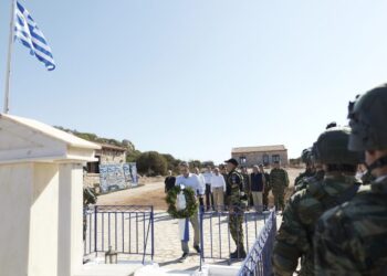 Σε Ρω και Στρογγύλη ο Μητσοτάκης: Επίσκεψη στα ακριτικά φυλάκια (video) 7 Σε Ρω και Στρογγύλη ο Μητσοτάκης: Επίσκεψη στα ακριτικά φυλάκια (video)