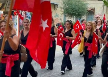 Αίσχος :Παρέλαση Τούρκων με Σημαίες στο Κέντρο του Ηρακλείου 8 Αίσχος :Παρέλαση Τούρκων με Σημαίες στο Κέντρο του Ηρακλείου