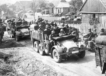 1η Σεπτεμβρίου του 1939: «Τα γερμανικά στρατεύματα επετέθησαν κατά της πολωνικής φρουράς εις το Βέστερπλαττε του Ντάντσιγκ. Η επίθεσις απεκρούσθη».