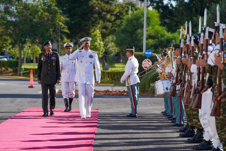 Στην Αθήνα ο Ναύαρχος Τζορτζ Γουίκοφ – Συνάντηση με τον Αρχηγό ΓΕΕΘΑ 1 Στην Αθήνα ο Ναύαρχος Τζορτζ Γουίκοφ – Συνάντηση με τον Αρχηγό ΓΕΕΘΑ