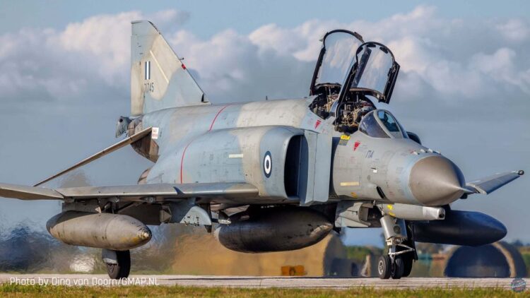 Τέλος εποχής για τα F-4E Phantom II: Αποσύρονται το 2027 – Πώς διαμορφώνεται ο στόλος της Πολεμικής Αεροπορίας 1 Τέλος εποχής για τα F-4E Phantom II: Αποσύρονται το 2027 – Πώς διαμορφώνεται ο στόλος της Πολεμικής Αεροπορίας