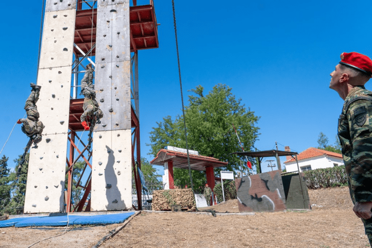 Στην έδρα της 71 Αερομεταφερόμενης Ταξιαρχίας (71 Α/Μ ΤΑΞ) «ΠΟΝΤΟΣ», ο Α/ΓΕΣ 1 Στην έδρα της 71 Αερομεταφερόμενης Ταξιαρχίας (71 Α/Μ ΤΑΞ) «ΠΟΝΤΟΣ», ο Α/ΓΕΣ