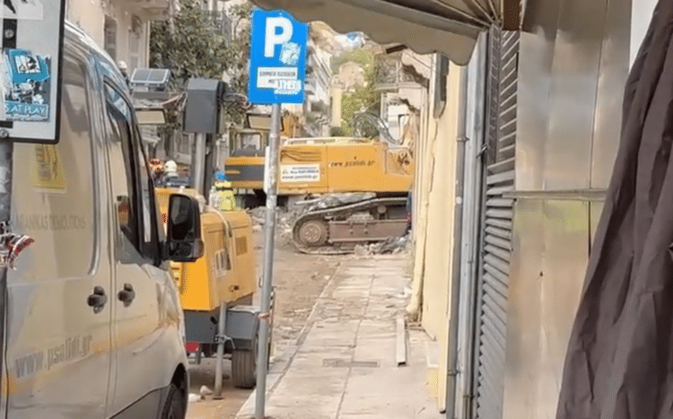 Πλάκα: Τέσσερις νεκροί στα ερείπια – Συνεχίζονται οι έρευνες για δύο αγνοουμένους 1 Πλάκα: Τέσσερις νεκροί στα ερείπια – Συνεχίζονται οι έρευνες για δύο αγνοουμένους