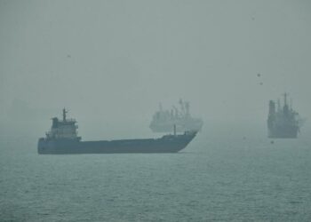 Ιράν: Οι Φρουροί της Επανάστασης λένε ότι κατέσχεσαν αμερικανικό υποβρύχιο όχημα στο Ορμούζ 6 Ιράν: Οι Φρουροί της Επανάστασης λένε ότι κατέσχεσαν αμερικανικό υποβρύχιο όχημα στο Ορμούζ