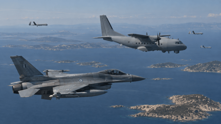 Έξι τουρκικά αεροσκάφη στο FIR Αθηνών – Εννέα παραβάσεις στο Αιγαίο